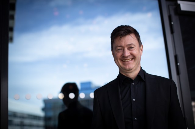 Audun Farbrot_Portrett med blå himmel (Foto - Audun Farbrot)